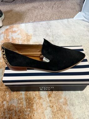 New crown & ivy Black Suede Loafer with Leopard Heel Accent